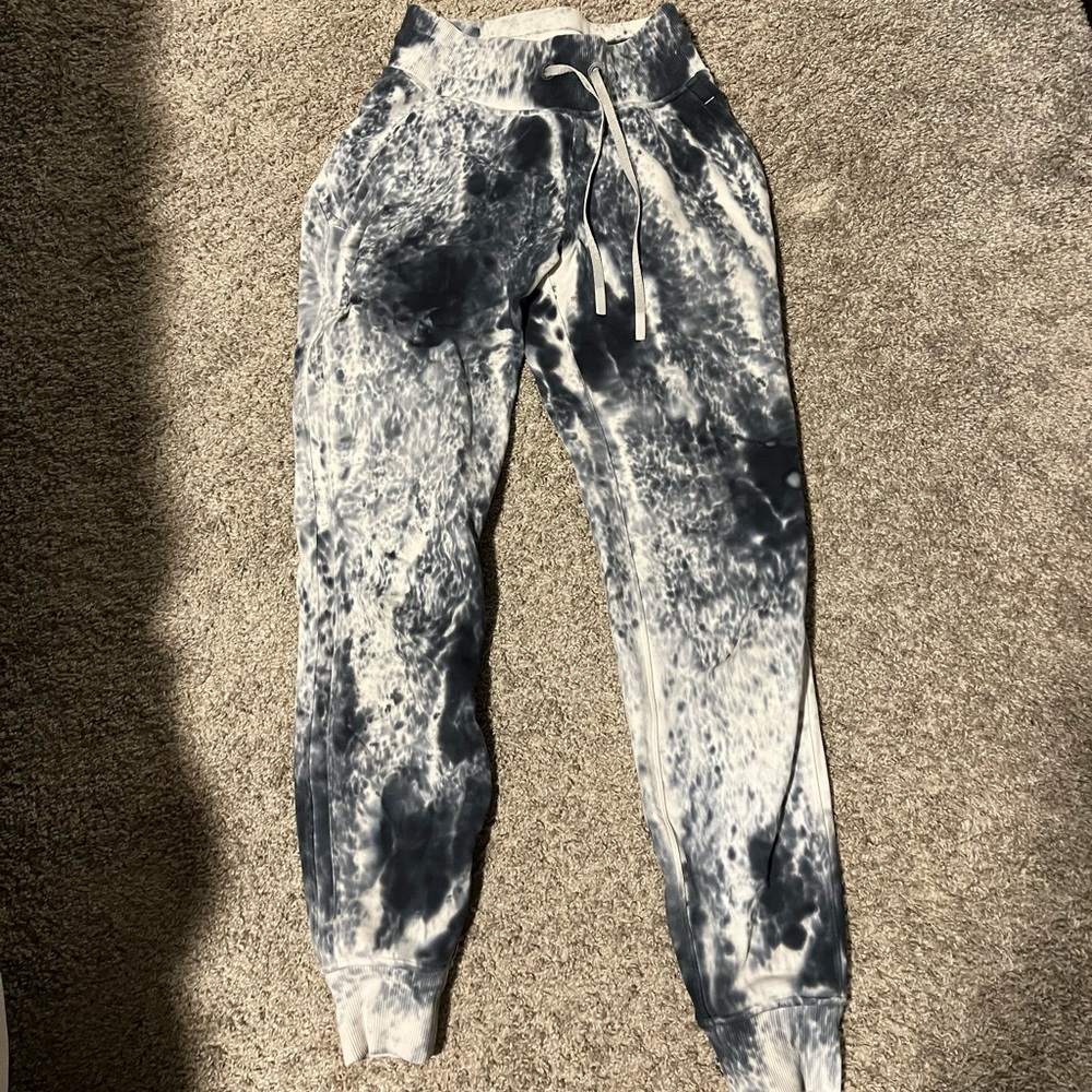 Lulu lemon joggers size 0 , only worn a few times